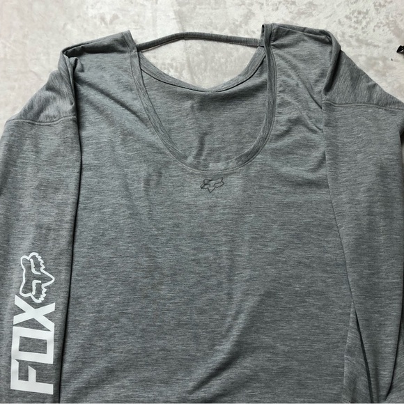 𝅺fox Racing Long Sleeve Grey Top with White Fox Logo Size Medium - Picture 4 of 13